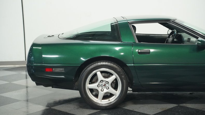 Chevrolet-Corvette-1993-Polo-Green-II-Metall-Black-30