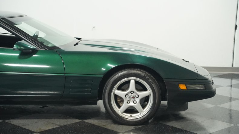 Chevrolet-Corvette-1993-Polo-Green-II-Metall-Black-31