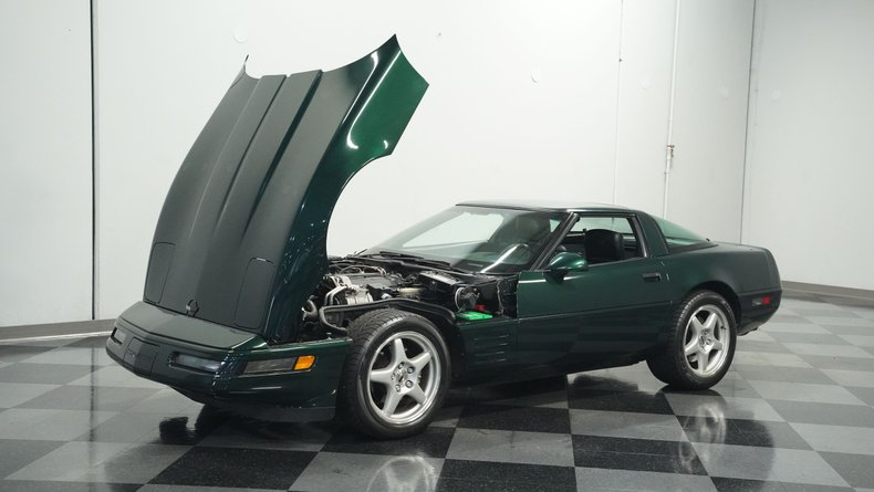 Chevrolet-Corvette-1993-Polo-Green-II-Metall-Black-32