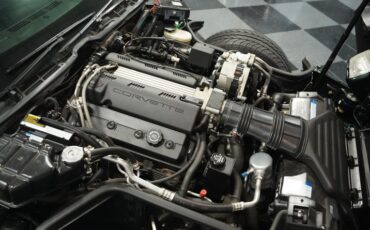 Chevrolet-Corvette-1993-Polo-Green-II-Metall-Black-34
