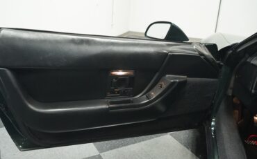 Chevrolet-Corvette-1993-Polo-Green-II-Metall-Black-36