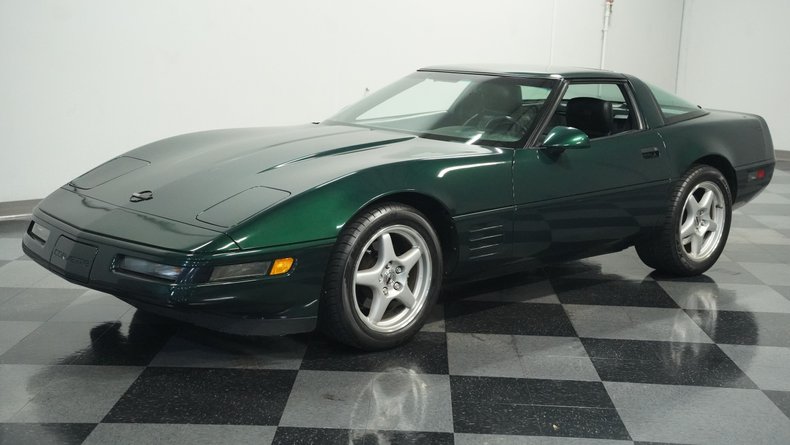 Chevrolet-Corvette-1993-Polo-Green-II-Metall-Black-4