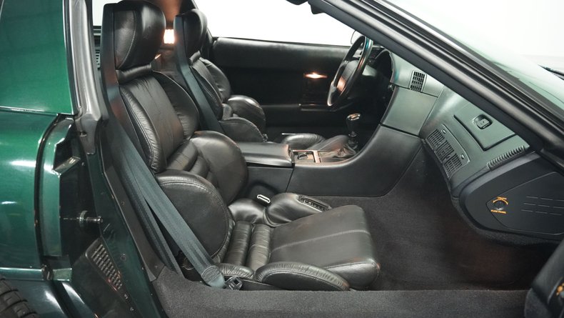 Chevrolet-Corvette-1993-Polo-Green-II-Metall-Black-41