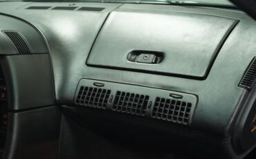 Chevrolet-Corvette-1993-Polo-Green-II-Metall-Black-44