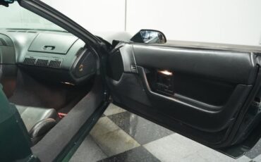 Chevrolet-Corvette-1993-Polo-Green-II-Metall-Black-46