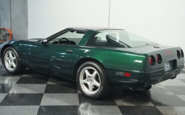 Chevrolet-Corvette-1993-Polo-Green-II-Metall-Black-5