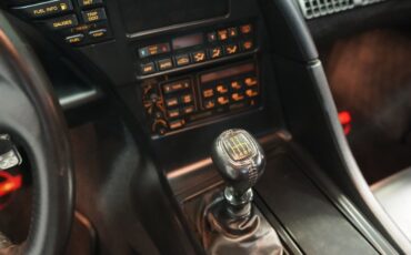 Chevrolet-Corvette-1993-Polo-Green-II-Metall-Black-7
