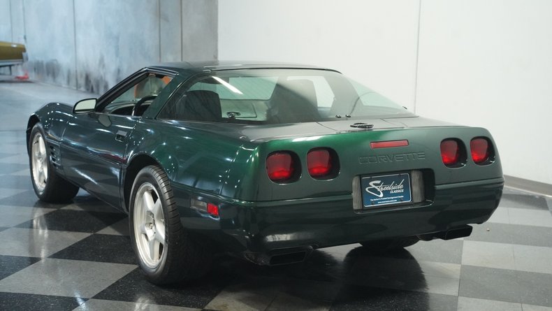 Chevrolet-Corvette-1993-Polo-Green-II-Metall-Black-9