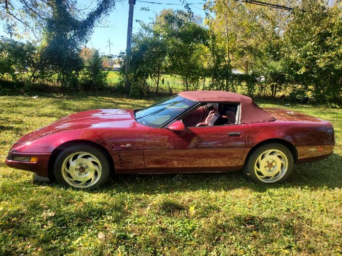 Chevrolet-Corvette-1993-Ruby-11