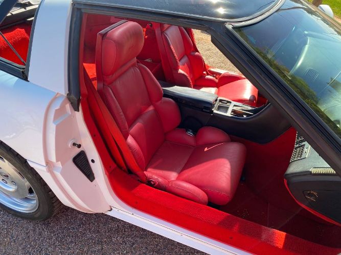 Chevrolet-Corvette-1993-White-Red-10
