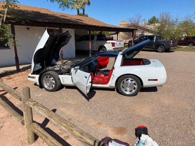 Chevrolet-Corvette-1993-White-Red-12