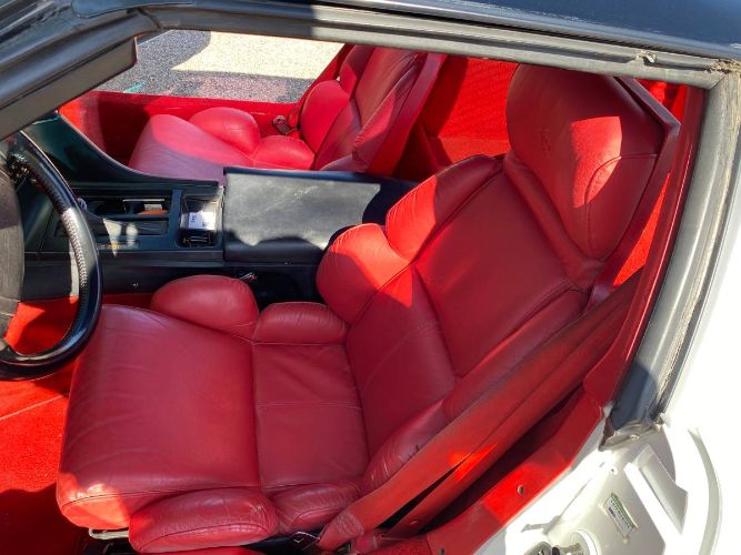 Chevrolet-Corvette-1993-White-Red-13