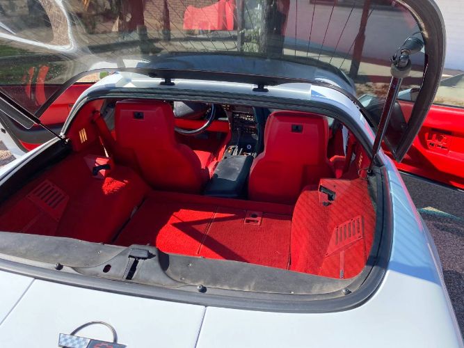 Chevrolet-Corvette-1993-White-Red-16
