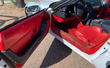 Chevrolet-Corvette-1993-White-Red-18