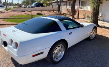 Chevrolet-Corvette-1993-White-Red-2