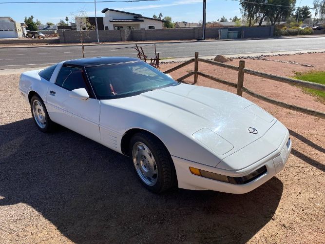 Chevrolet-Corvette-1993-White-Red-21