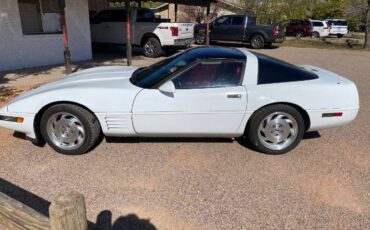Chevrolet-Corvette-1993-White-Red-23