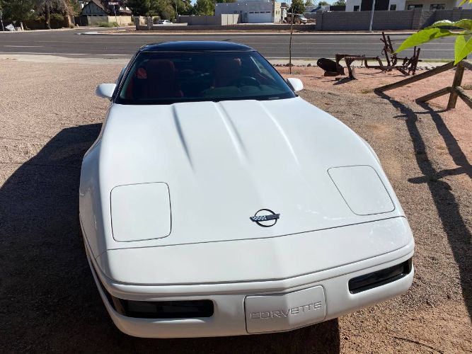 Chevrolet-Corvette-1993-White-Red-24