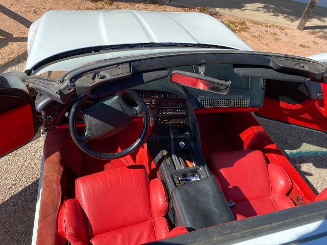 Chevrolet-Corvette-1993-White-Red-6