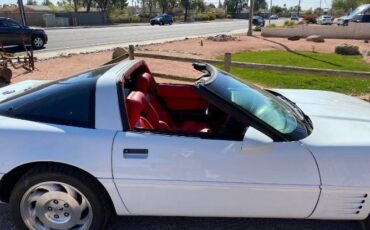 Chevrolet-Corvette-1993-White-Red-8
