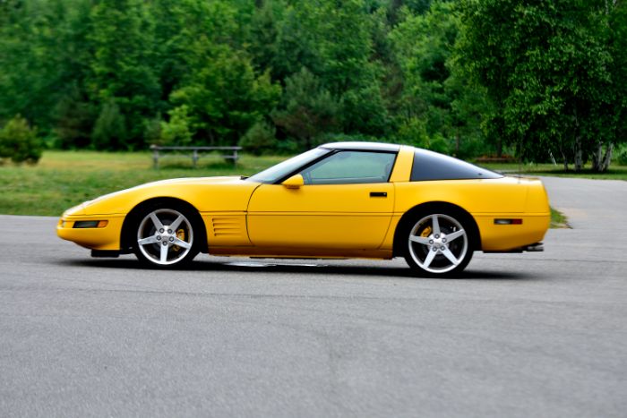 Chevrolet-Corvette-1993-Yellow-Black-15