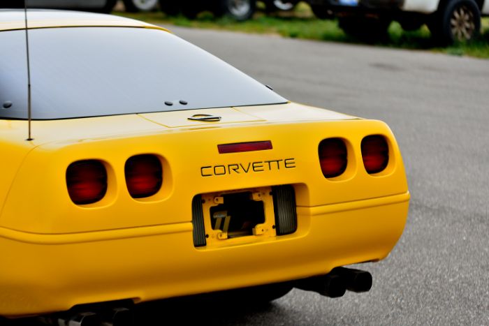Chevrolet-Corvette-1993-Yellow-Black-17
