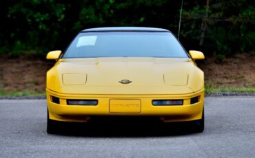 Chevrolet-Corvette-1993-Yellow-Black-2