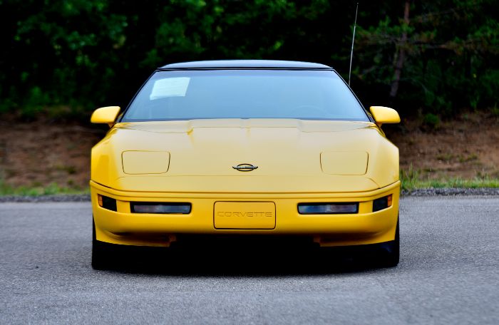 Chevrolet-Corvette-1993-Yellow-Black-2