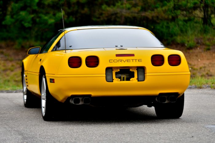 Chevrolet-Corvette-1993-Yellow-Black-20