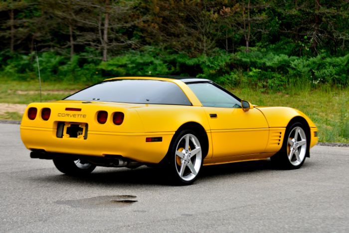 Chevrolet-Corvette-1993-Yellow-Black-22