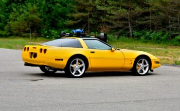 Chevrolet-Corvette-1993-Yellow-Black-23