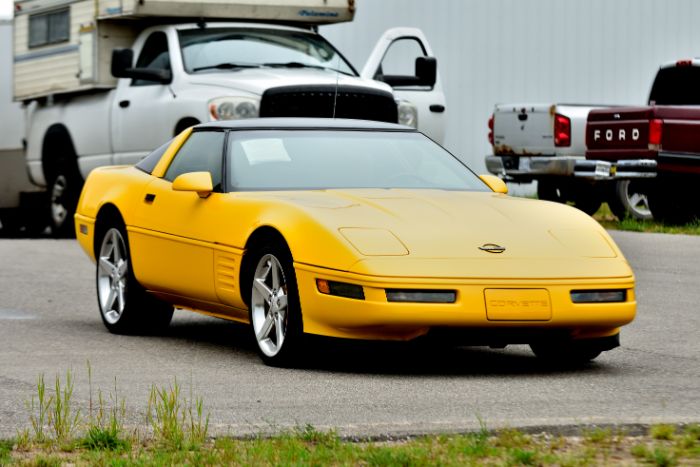 Chevrolet-Corvette-1993-Yellow-Black-28
