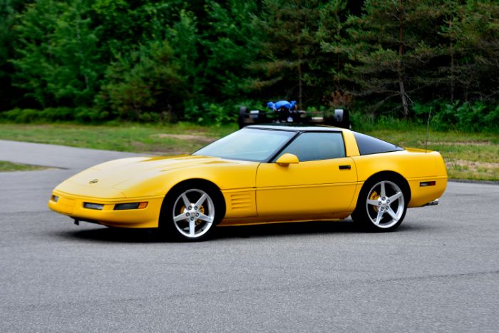 Chevrolet-Corvette-1993-Yellow-Black-32