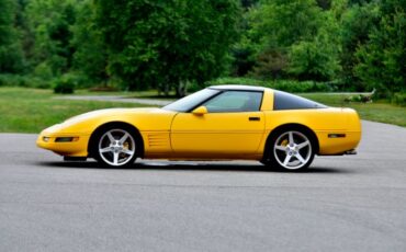 Chevrolet-Corvette-1993-Yellow-Black-34