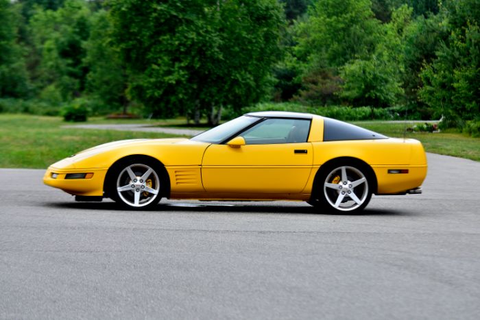 Chevrolet-Corvette-1993-Yellow-Black-34