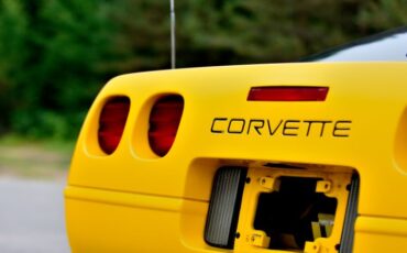 Chevrolet-Corvette-1993-Yellow-Black-35