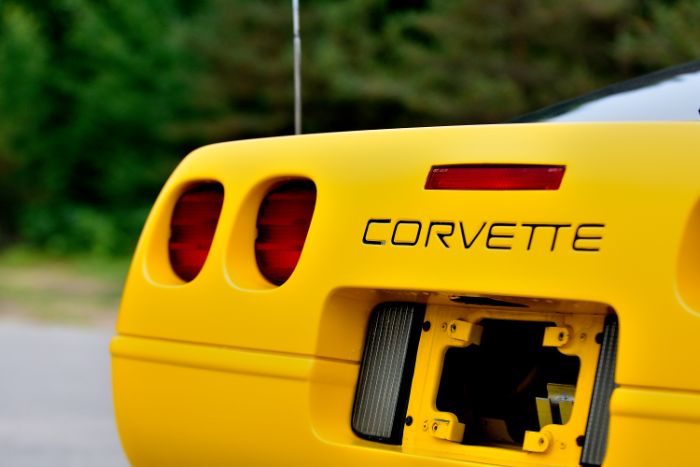 Chevrolet-Corvette-1993-Yellow-Black-35