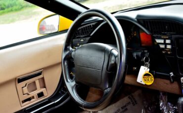 Chevrolet-Corvette-1993-Yellow-Black-37