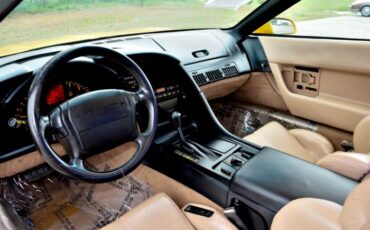 Chevrolet-Corvette-1993-Yellow-Black-40