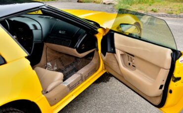 Chevrolet-Corvette-1993-Yellow-Black-6