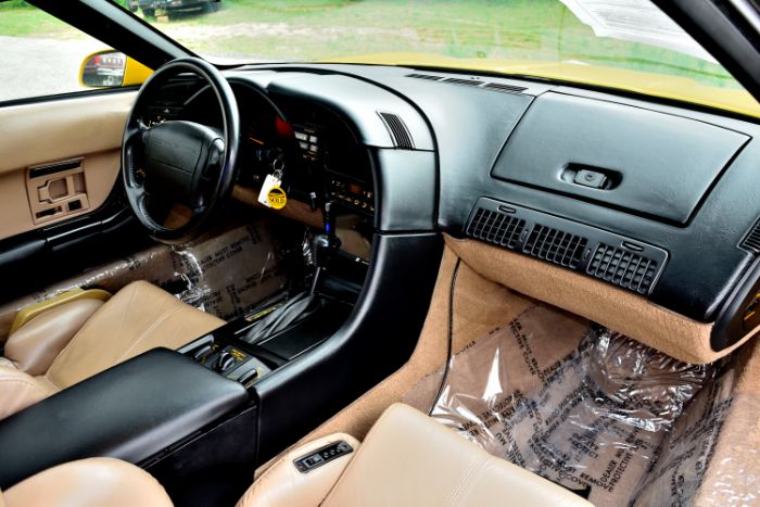 Chevrolet-Corvette-1993-Yellow-Black-7