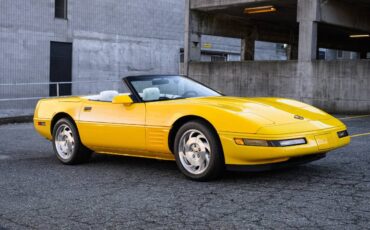 Chevrolet-Corvette-1993-yellow-1