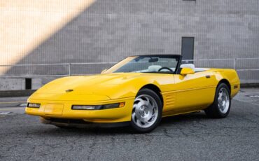 Chevrolet-Corvette-1993-yellow