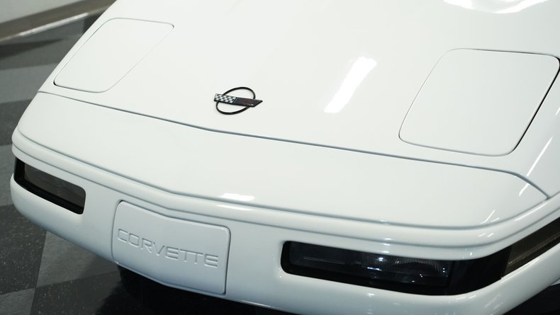 Chevrolet-Corvette-1994-Arctic-White-Red-11