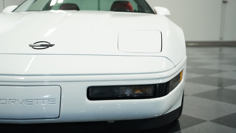 Chevrolet-Corvette-1994-Arctic-White-Red-12