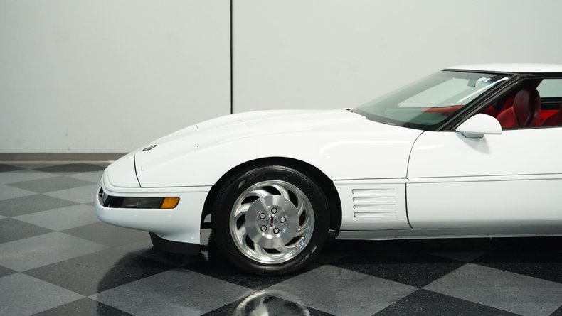 Chevrolet-Corvette-1994-Arctic-White-Red-15