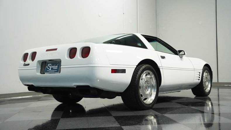 Chevrolet-Corvette-1994-Arctic-White-Red-18