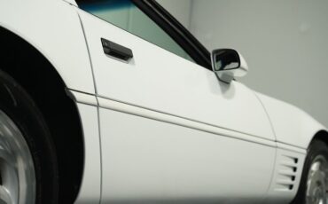 Chevrolet-Corvette-1994-Arctic-White-Red-19