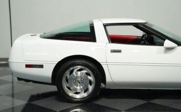 Chevrolet-Corvette-1994-Arctic-White-Red-2