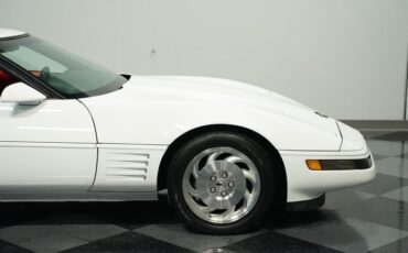 Chevrolet-Corvette-1994-Arctic-White-Red-20